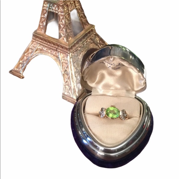 10k Gold diamond & Peridot ring w/appraisal - Picture 2 of 12